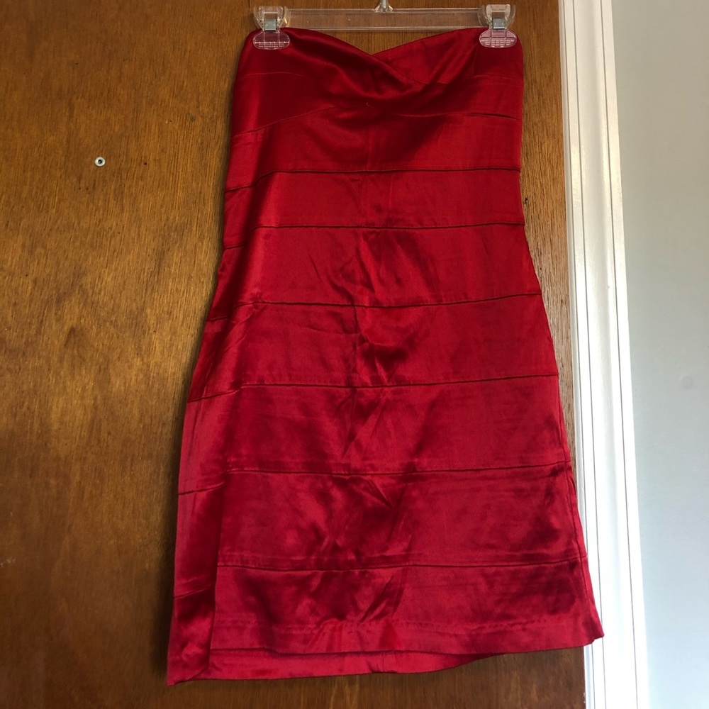 Stunning Red Dress! Size 9 😍
